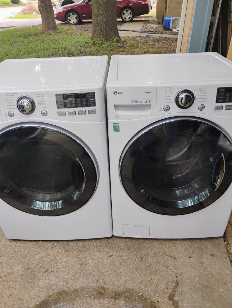 BEAUTIFUL FRONT LOAD LG WASHER AND ELECTRIC DRYER SET