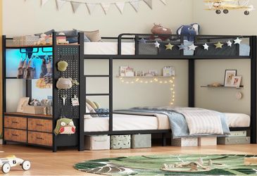 Bunk bed with two twin mattress included