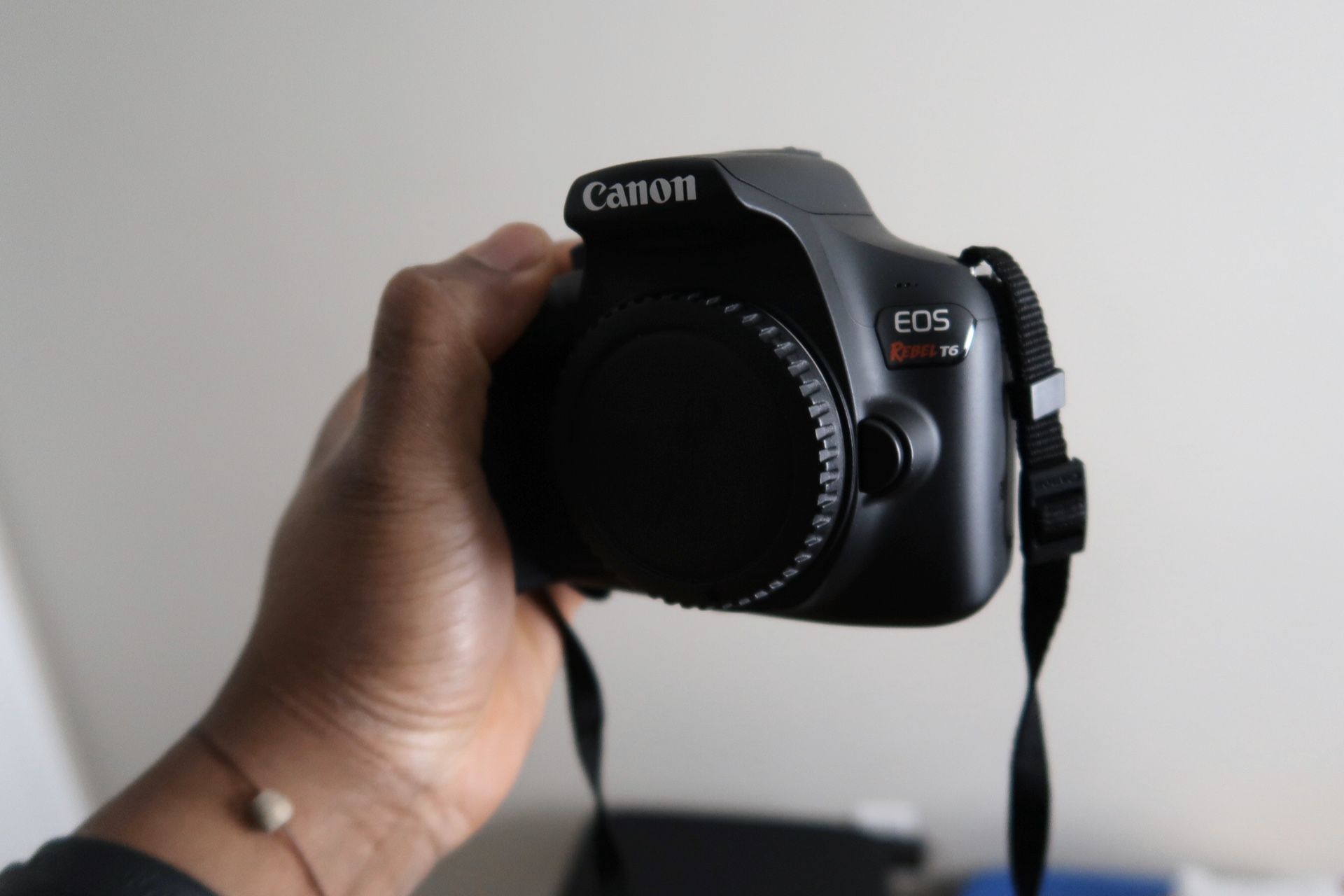 Canon Rebel t6 (Body Only)