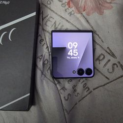 Unlocked Galaxy Z Flip 7