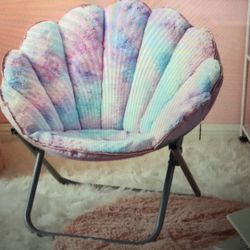 New Justice Faux Fur Scallop Folding Chairs(9256/9257) $45 Each 