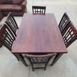 Wood Dining Room Table Set With 6 Cushioned Chairs, Great Condition. Taking Best Offer. 