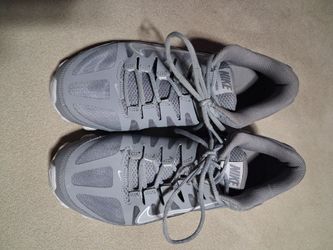 Nike  reax shoes