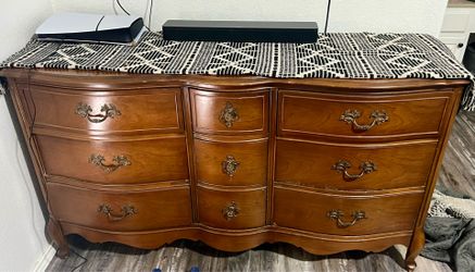 VINTAGE DRESSER