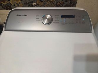 White Samsung washer with gas dryer set