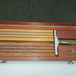 Brown and Sharpe. No.608
Depth Gage set. Micrometer 