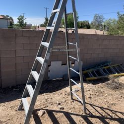 Ridgid 8 Foot Fiberglass Ladder R-3011-08 