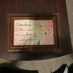 Grandma Musical Jewelry Box From The 70’s Mint Shape