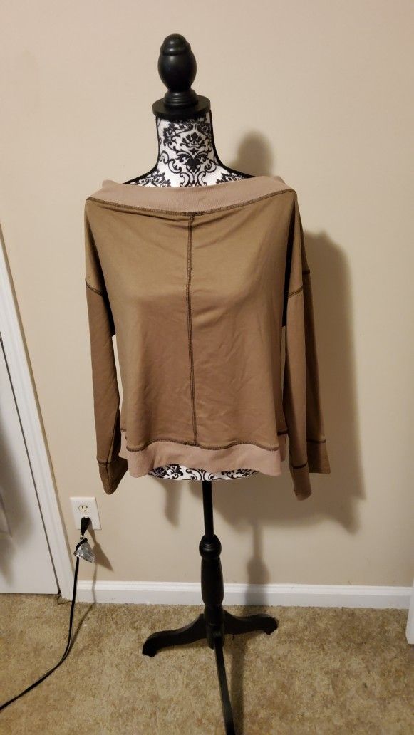 Perfectly Priscilla Off Shoulder Sweatshirt Size X-Large
