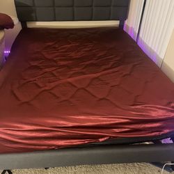 Queen Size Bed Mattress And Bed Frame 
