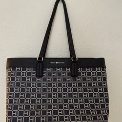 Tommy Hilfiger purse/bag 