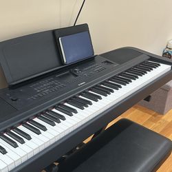 Yamaha Keyboard DGX-678 88 Keys 