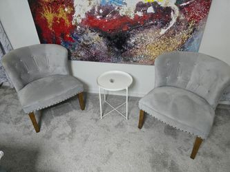 Accent Chair – Upholstered grey fabric with Wooden Legs