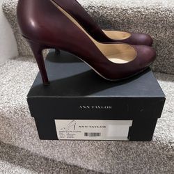 Ann Taylor Leather Perfect Pump Size 7.5