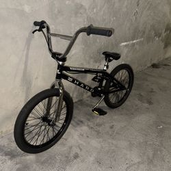 Haro Shredder 20 Pro BMX Bike