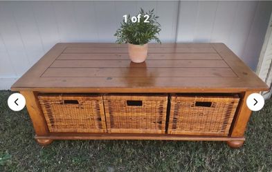 Broyhill Attic Heirlooms coffee table with baskets