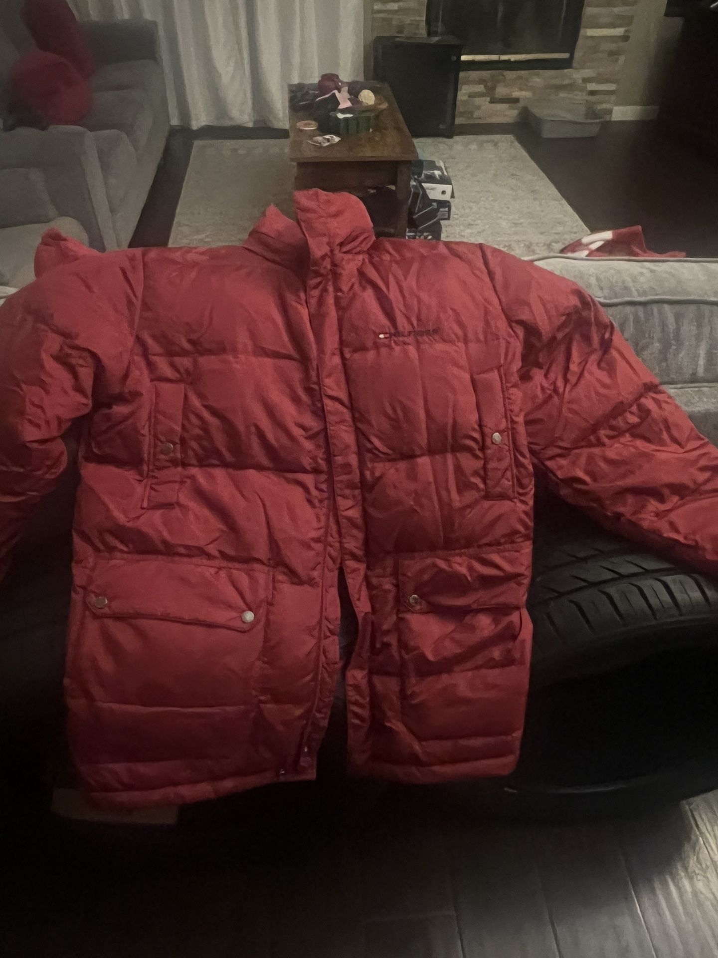 Tommy Hilfiger Burgandy Puffy Down Jacket Men’s Large