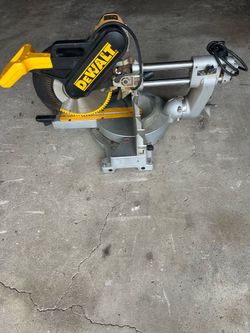 DeWALT Cutting Saw In Excellent Condition $1 Make me an Offer