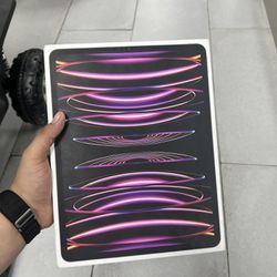 iPad Pro 12.9” 6th Gen M2 128GB! Finance For $50 Down Payment!!