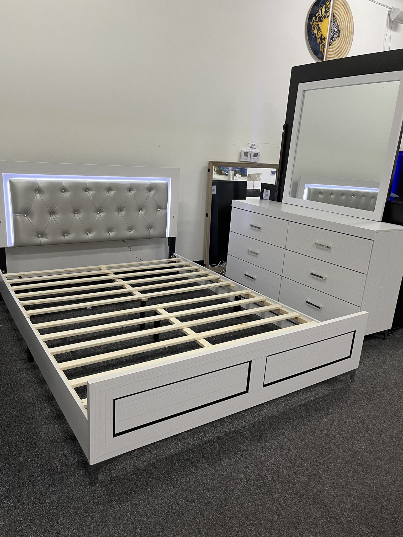 🛏️🛏️QUEEN SIZE BED FRAME ON SALE 🛏️‼️