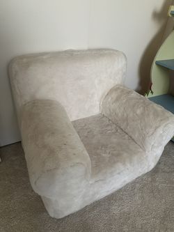 Pottery Barn chair & kids bookshelf preloved