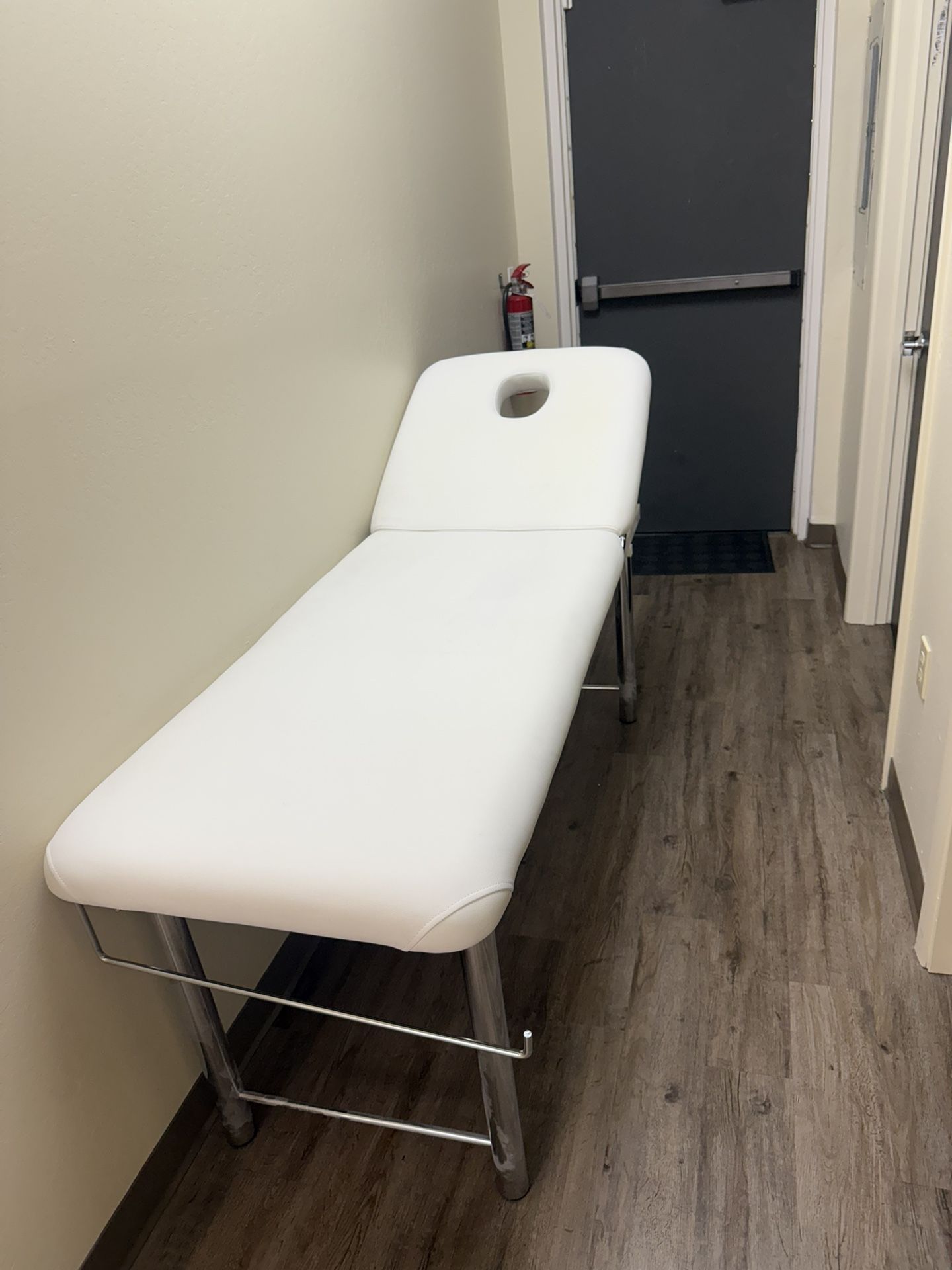 Treatment / Massage Bed