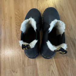 Stunning Women’s Winter Fur Boots!