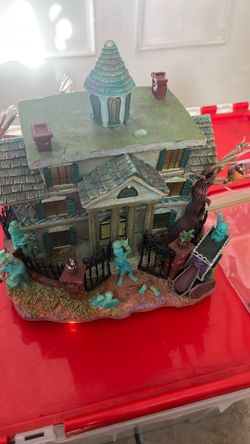 Department 56 haunted house figurine