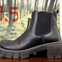 Women’s Boots (sz 9.5)