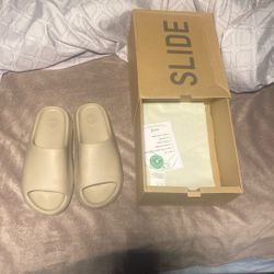 Yeezy slide pure size 10 w/box