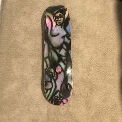 Suprme skateboard 