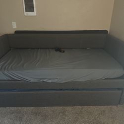 Twin Beds 