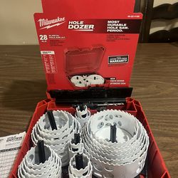 Milwaukee 28 Piece Bi-Metal Hole Saw Kit