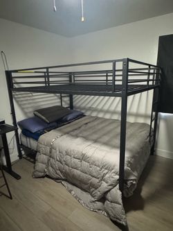 Queen sized metal bunk beds