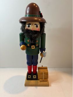 Nutcracker Village Woodcutter 16” Wood Nutcracker Vintage 1996AS-IS Base Marking