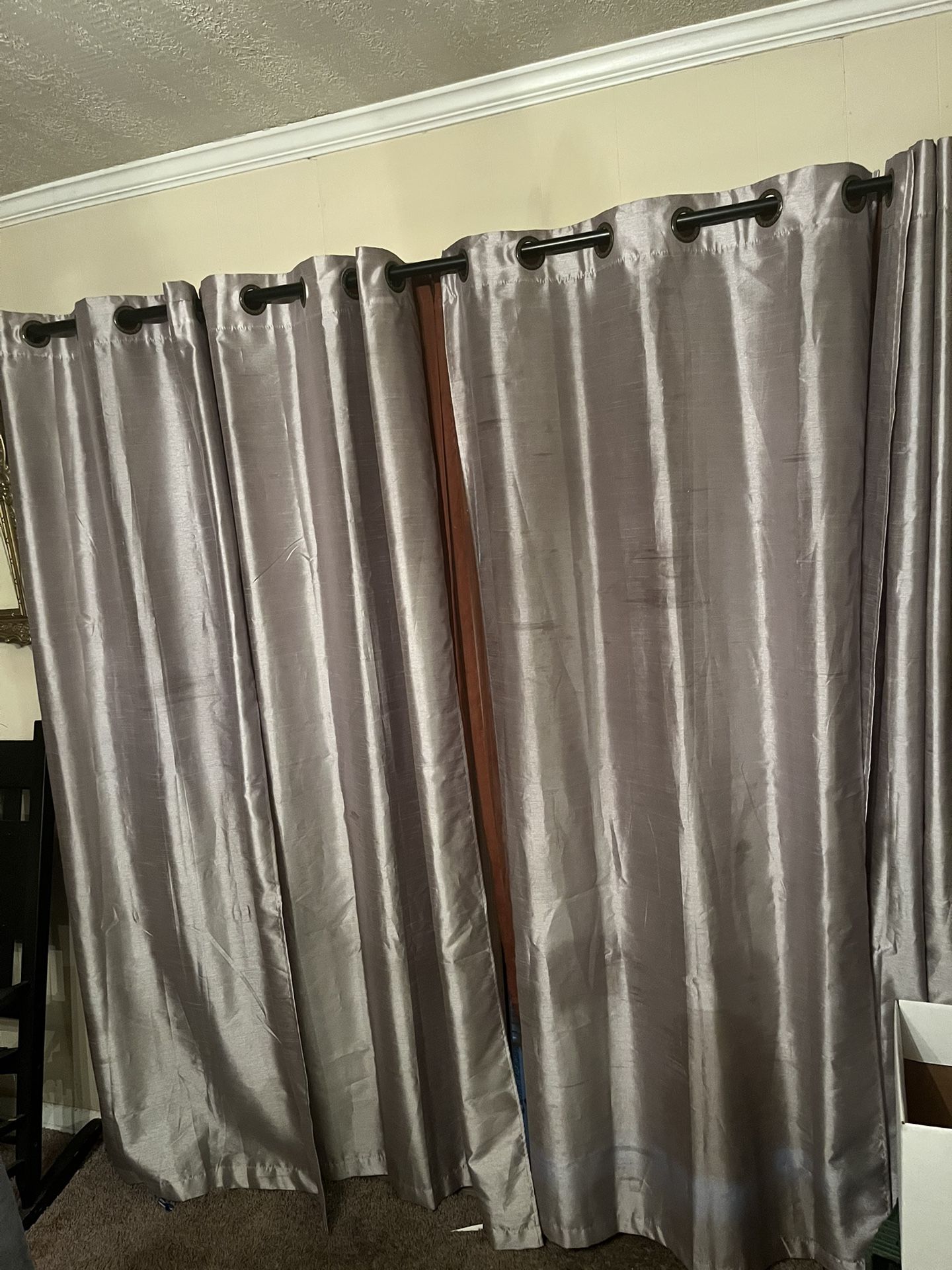 Drapes & Curtains 