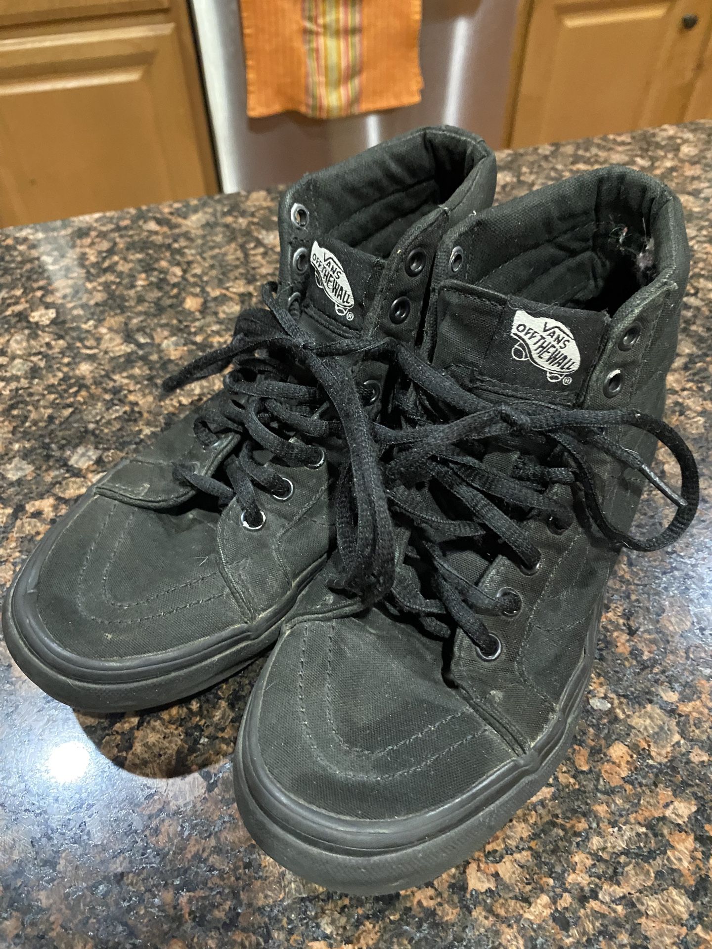 Vans All Black Sk8 Hi Size 5 Men 6.5 Women 