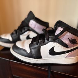 Jordan 1 mid se 
