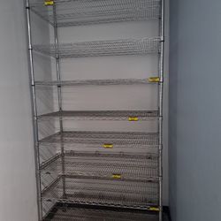 Metal Wire Racks In Good Conditions 