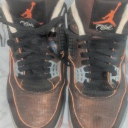 NIKE Air Jordan 4 Retro Starfish Orange Black & White. 9.5 In Womens