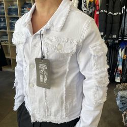 Men’s white denim jean jacket just a few sizes left the store pick up