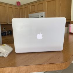 Apple MacBook Laptop 