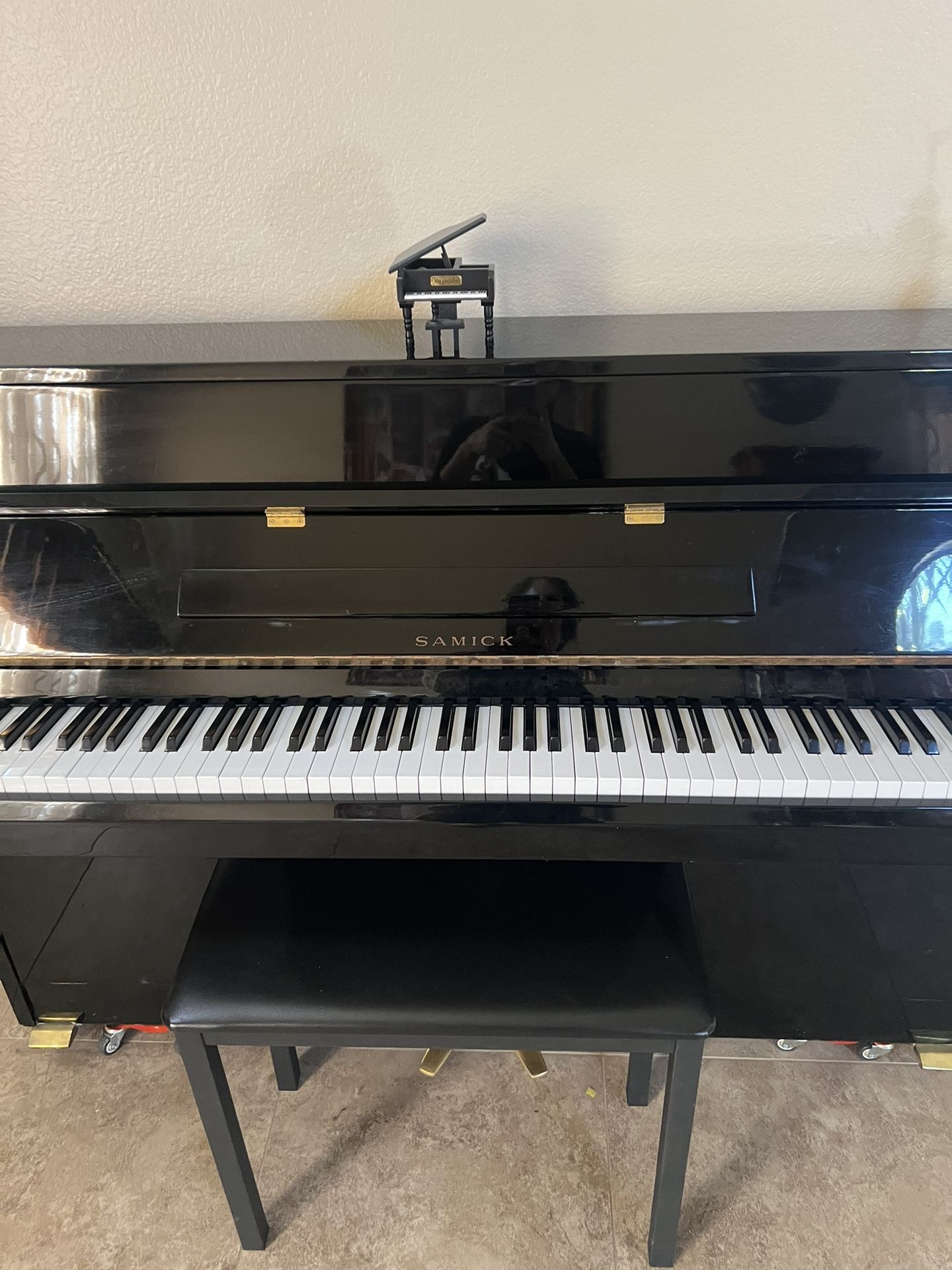 Samick Piano $600 /Moving Big Sale Black Friday