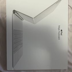 Magic Keyboard for 12.9-inch iPad Pro (5th Generation)