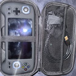 Anbernic Rg556 Moded ,With Games ,psp , Game Cube, Wii, Ps2 , With Carry Case And Cable To Charge.