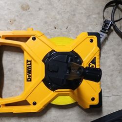 Dewalt 100ft Tape Measure