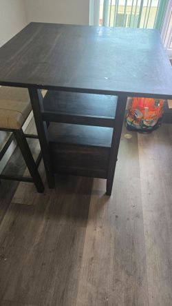 Used ,table set