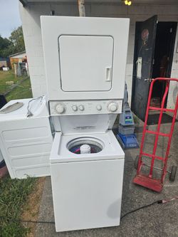 Stackable washer and dryer