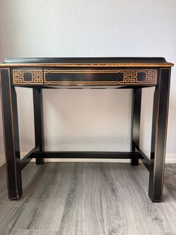 Black Desk