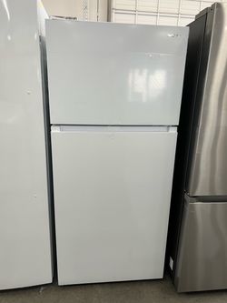 Mora White Top-Freezer Refrigerator 18 cu ft